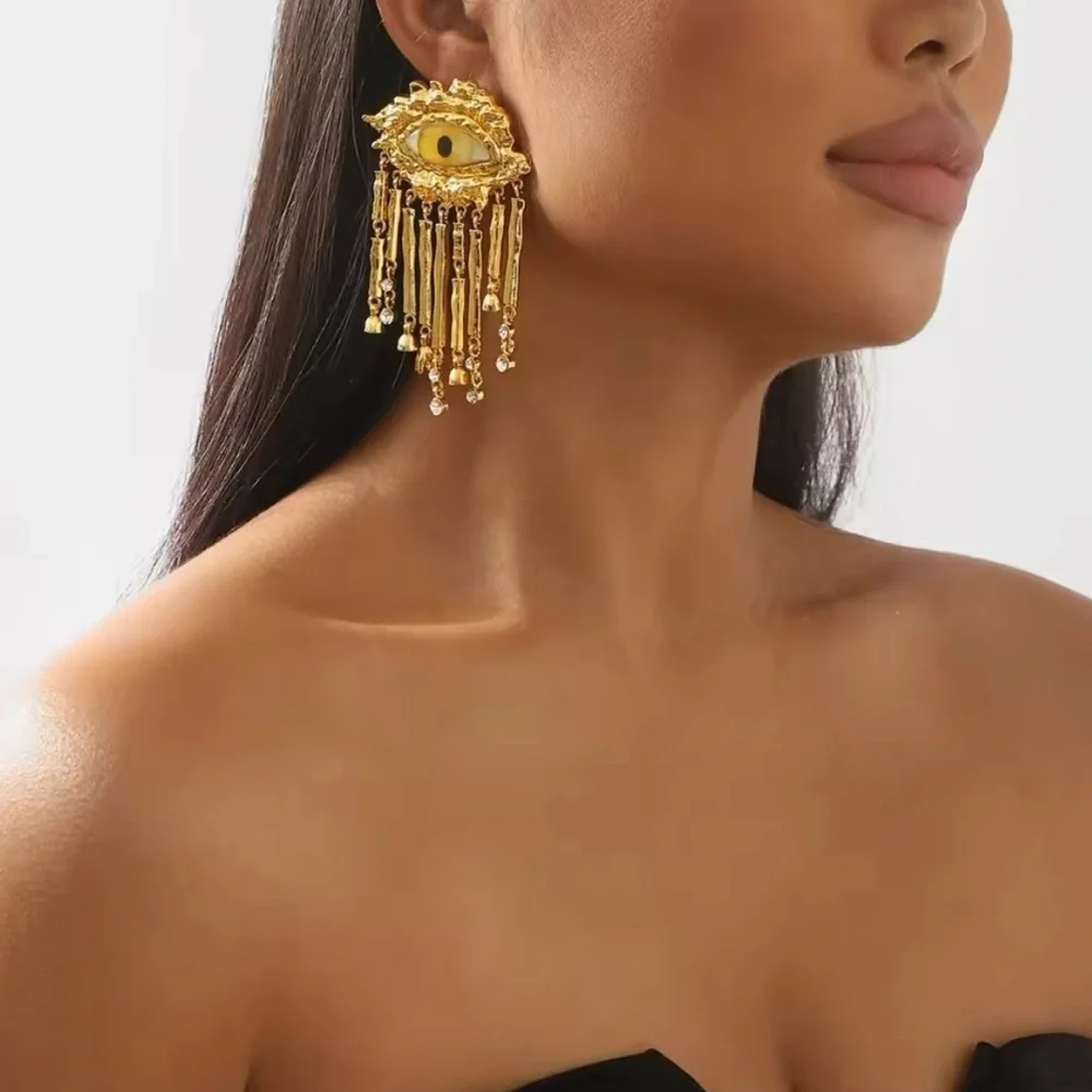 Gisele - Vintage Baroque Style Demon Eye Tassel Earrings - Picture 3 of 8
